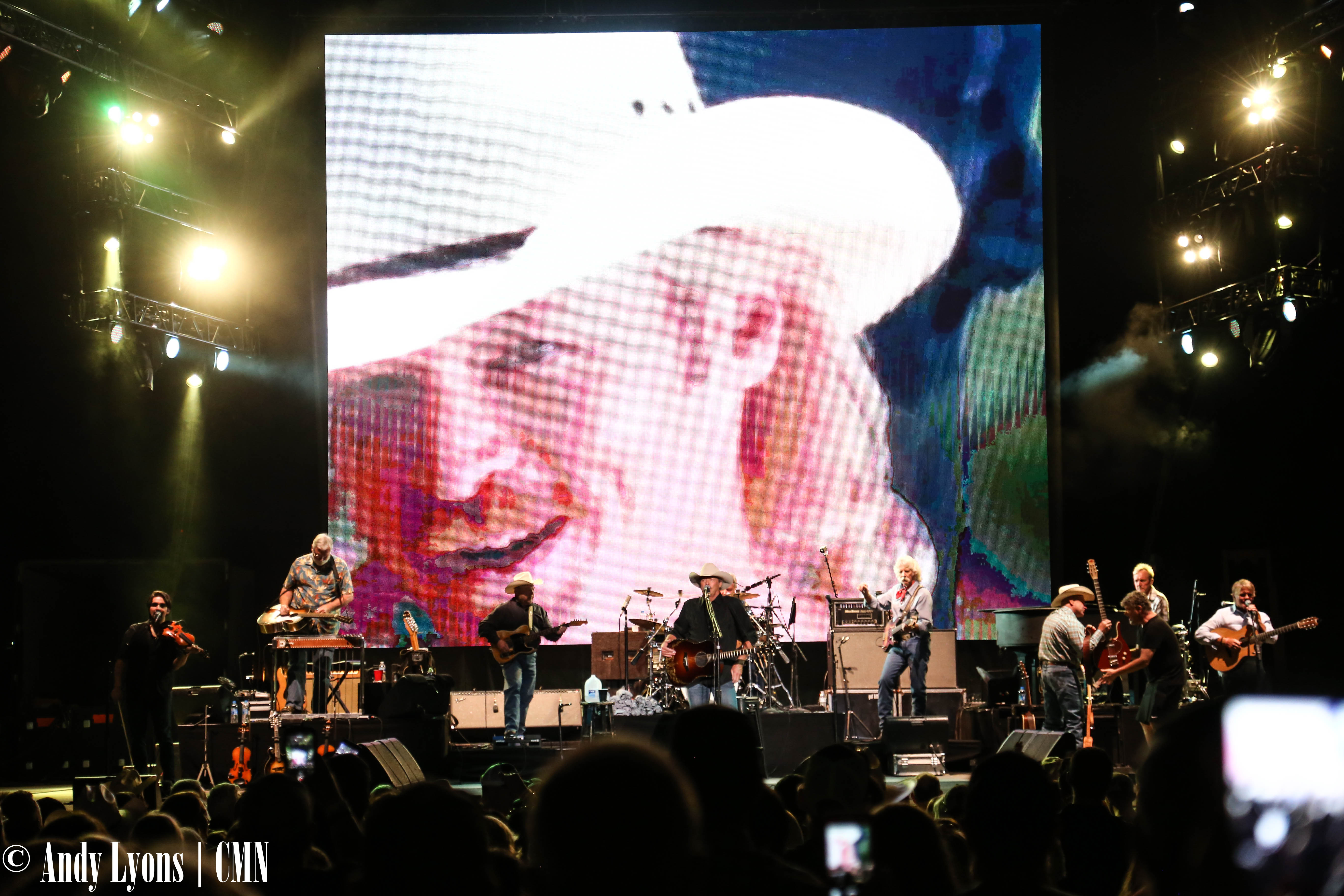 Lee Ann Womack & Alan Jackson play for sold-out crowd at Missouri State Fair
